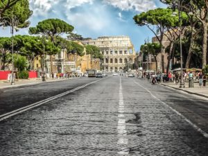 Koloseum od strony Via Fori Imperiali